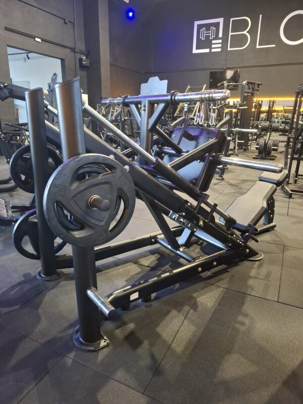 Maquina de fuerza tipo Power Squat o V-Squat